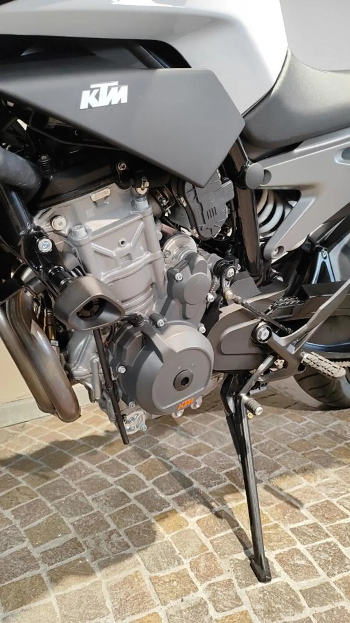 KTM 790 Duke L (2023 - 24) (5)