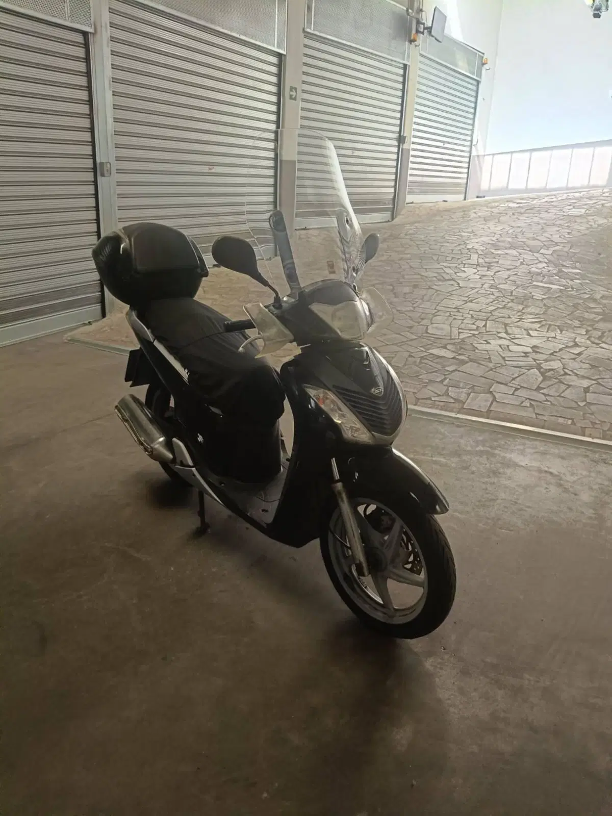 Honda SH 150i (2009 - 12) (2)