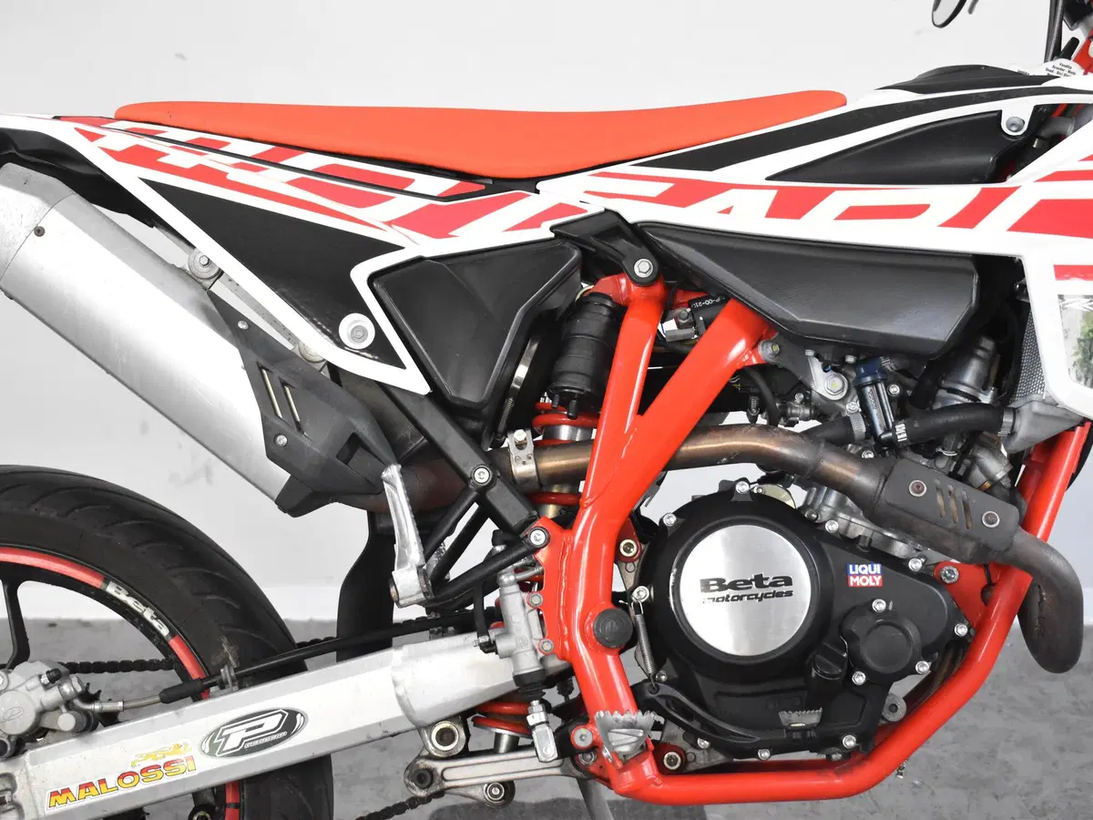 Betamotor RR 125 4T Motard LC (2021 - 23) (8)