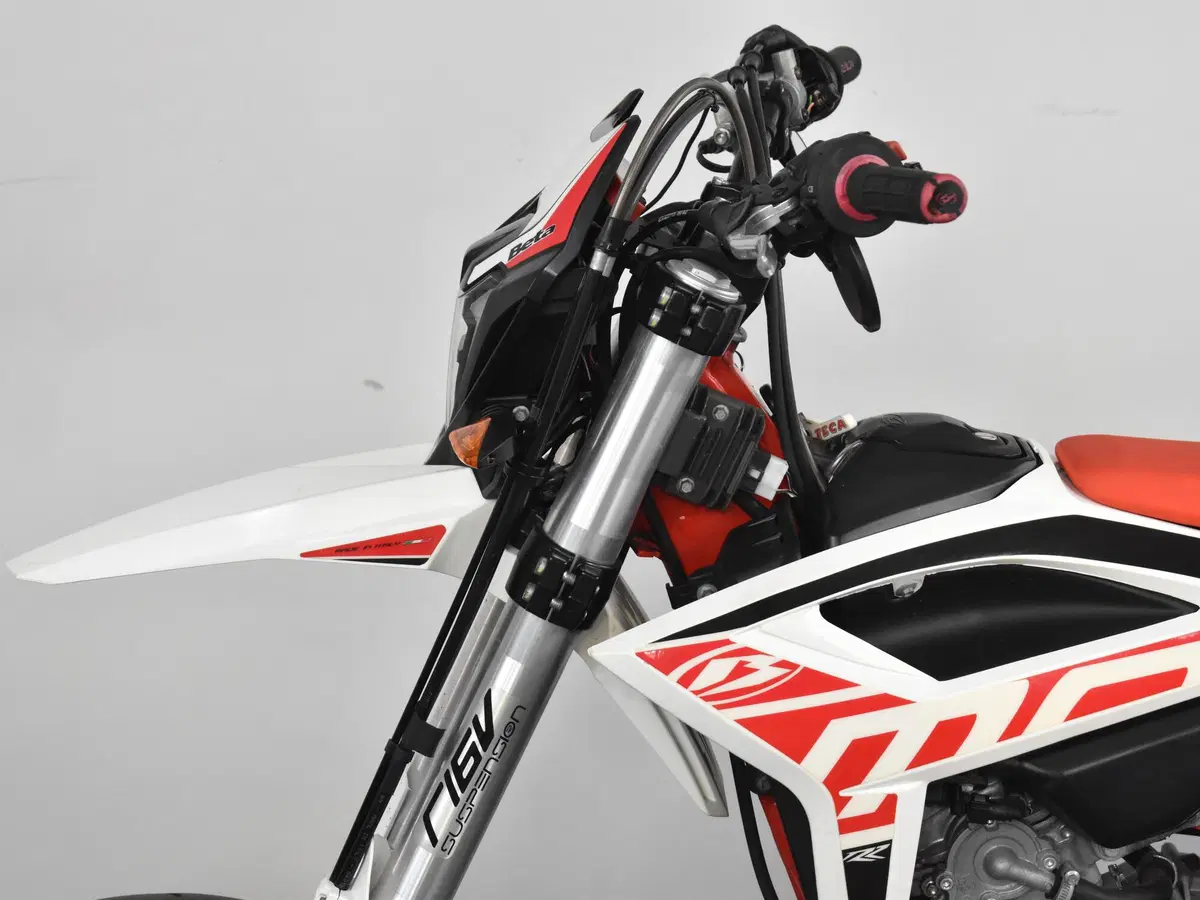 Betamotor RR 125 4T Motard LC (2021 - 23) (12)