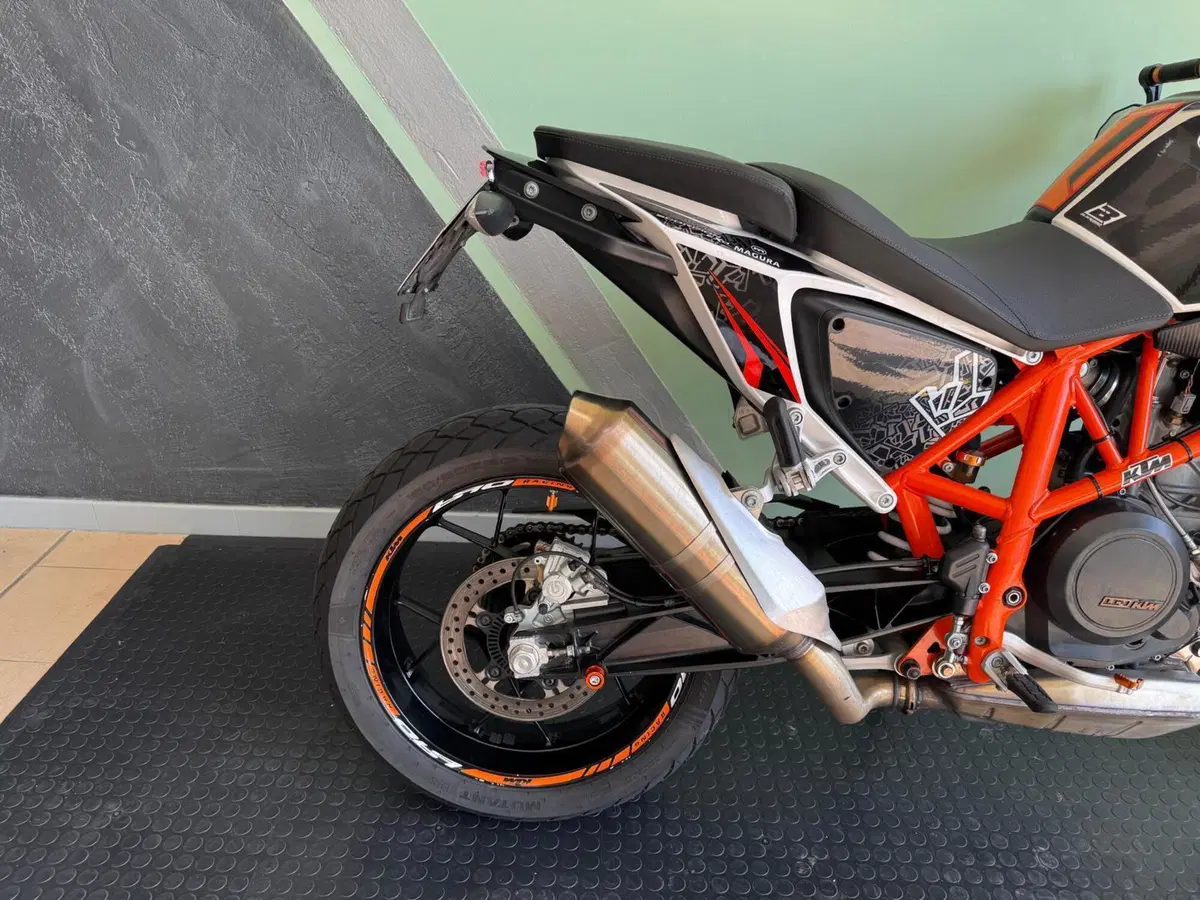 KTM 690 Duke (2012 - 16) (10)