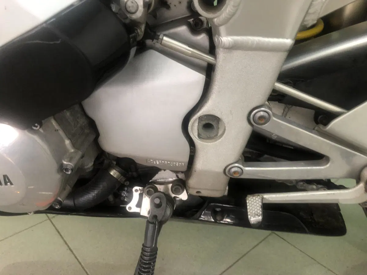 Yamaha YZF R1 (1998 - 99) (8)