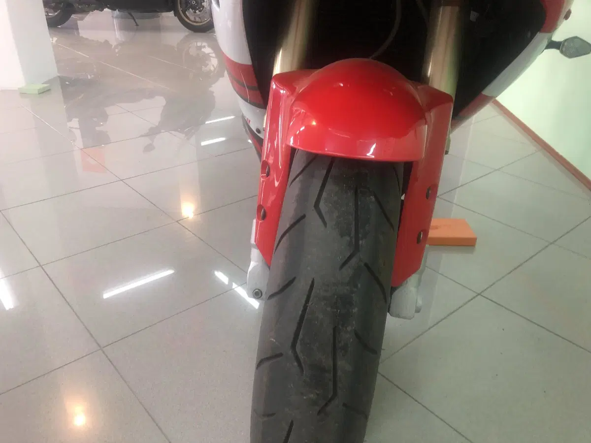 Yamaha YZF R1 (1998 - 99) (12)