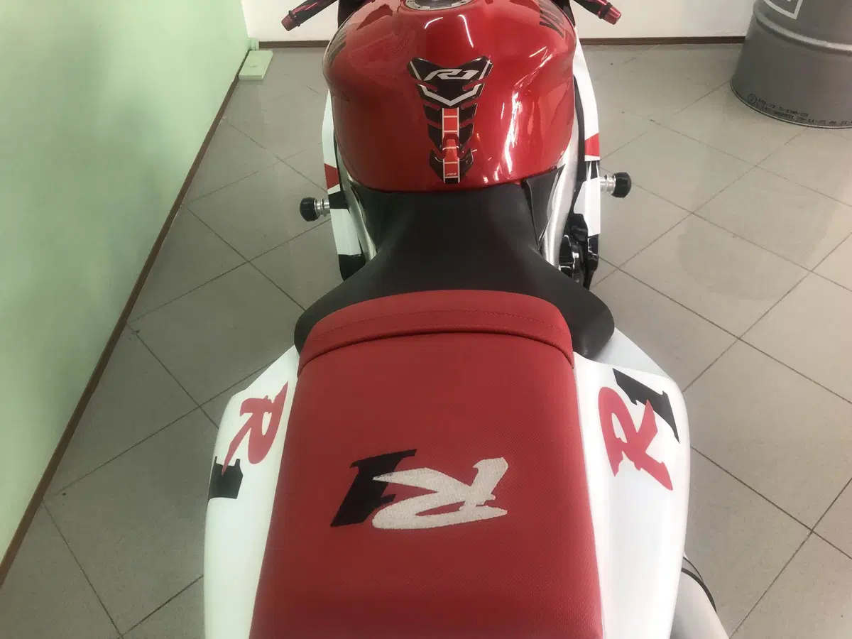 Yamaha YZF R1 (1998 - 99) (14)