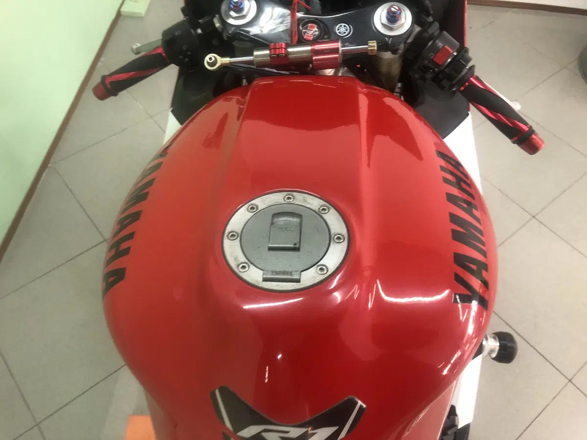 Yamaha YZF R1 (1998 - 99) (15)