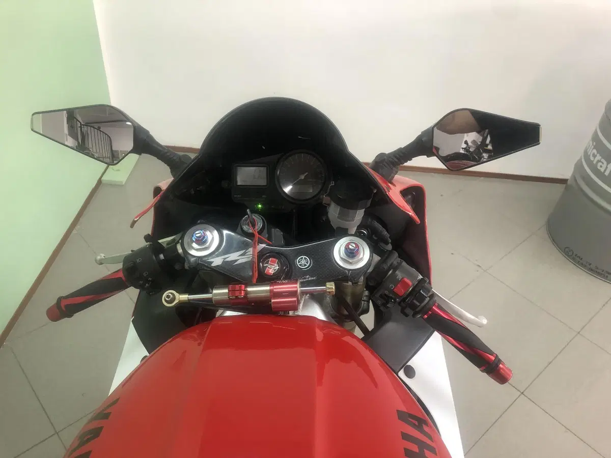 Yamaha YZF R1 (1998 - 99) (16)
