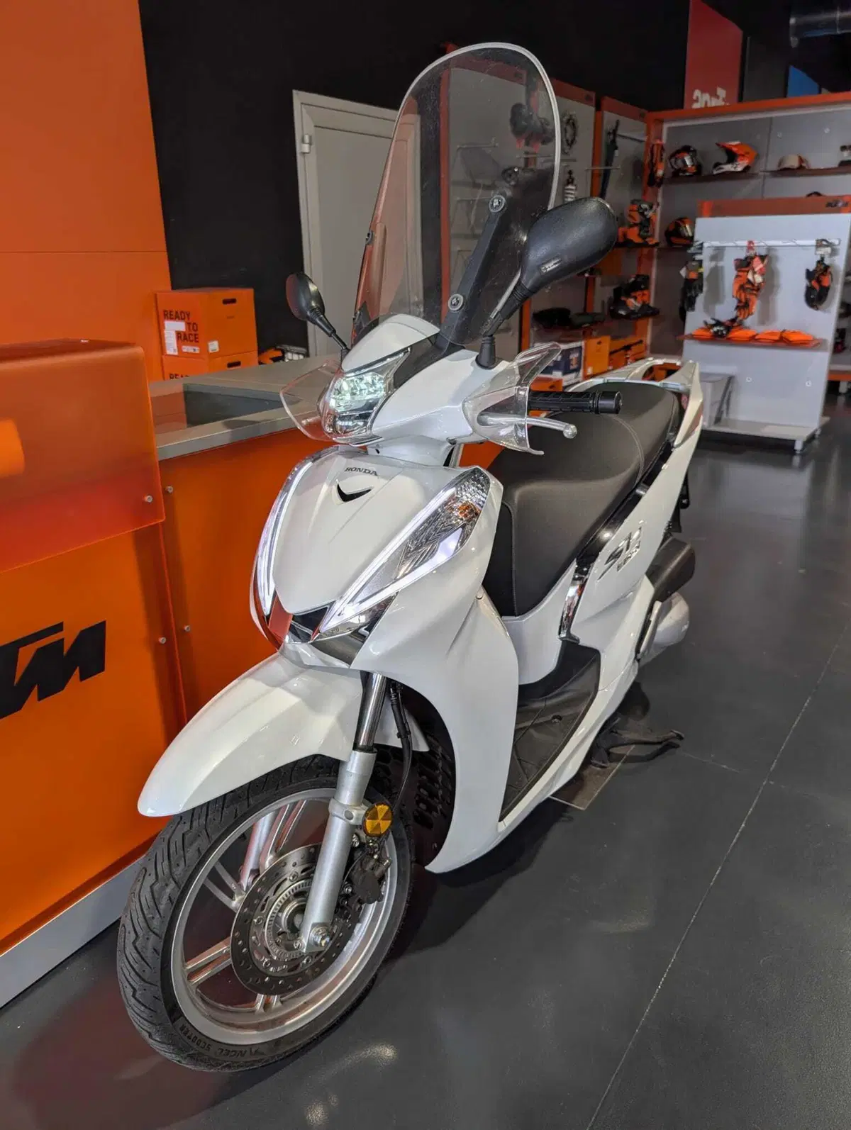 Honda SH 300 i ABS (2016 - 20) (4)