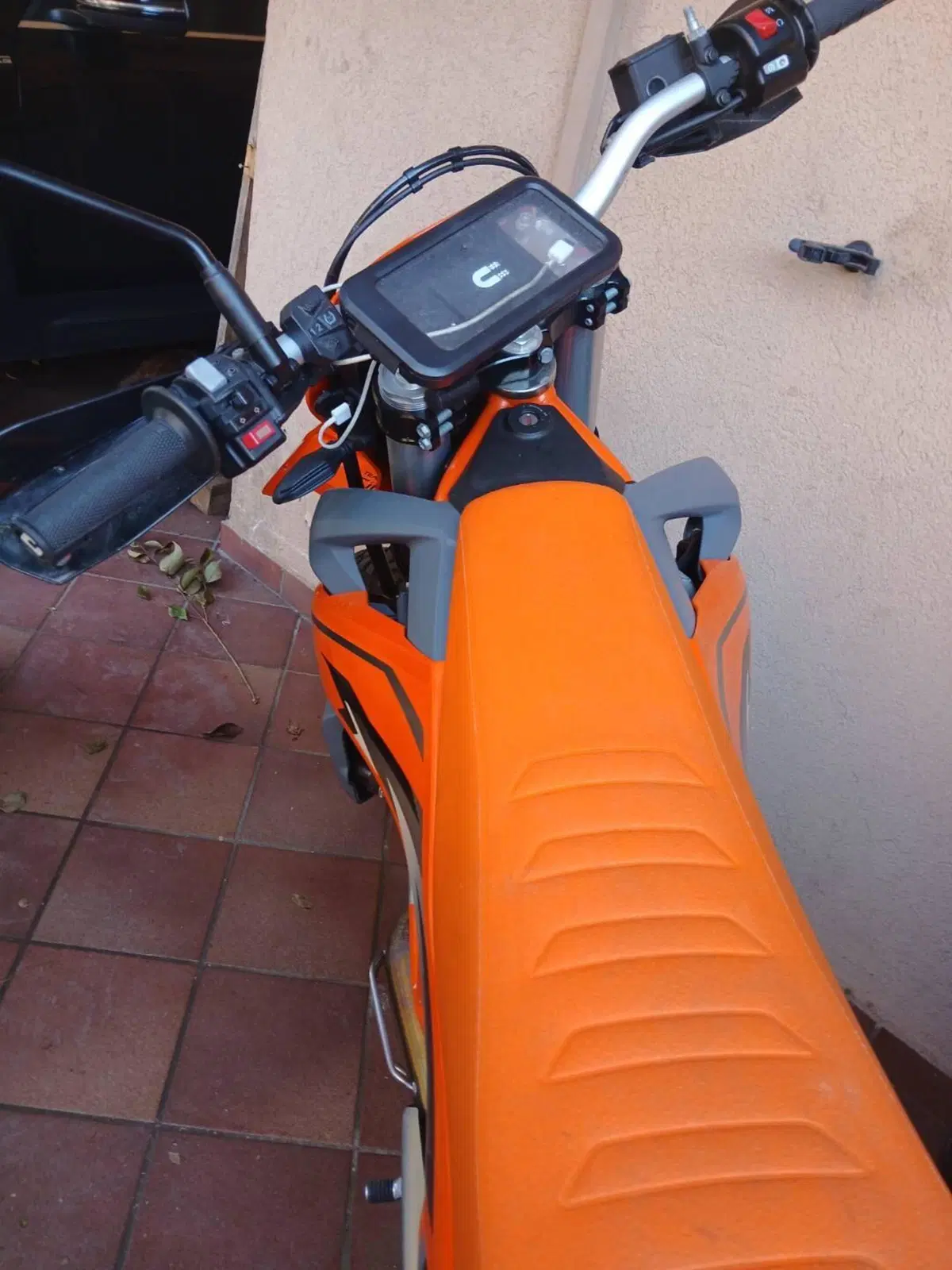 KTM 690 Enduro R (2022 - 25) (4)