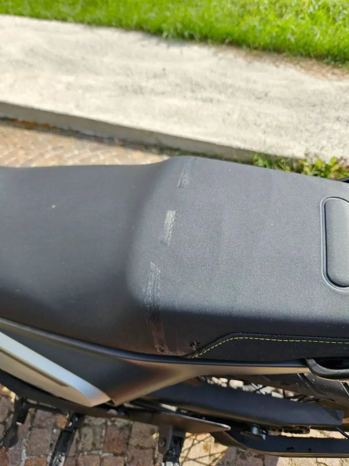 Husqvarna Vitpilen 401 (2021 - 23) (8)