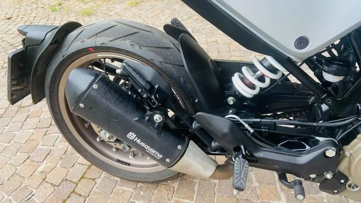 Husqvarna Vitpilen 401 (2021 - 23) (7)