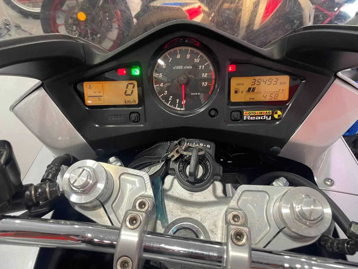 Honda VFR 800 ABS (2002 - 06) (2)
