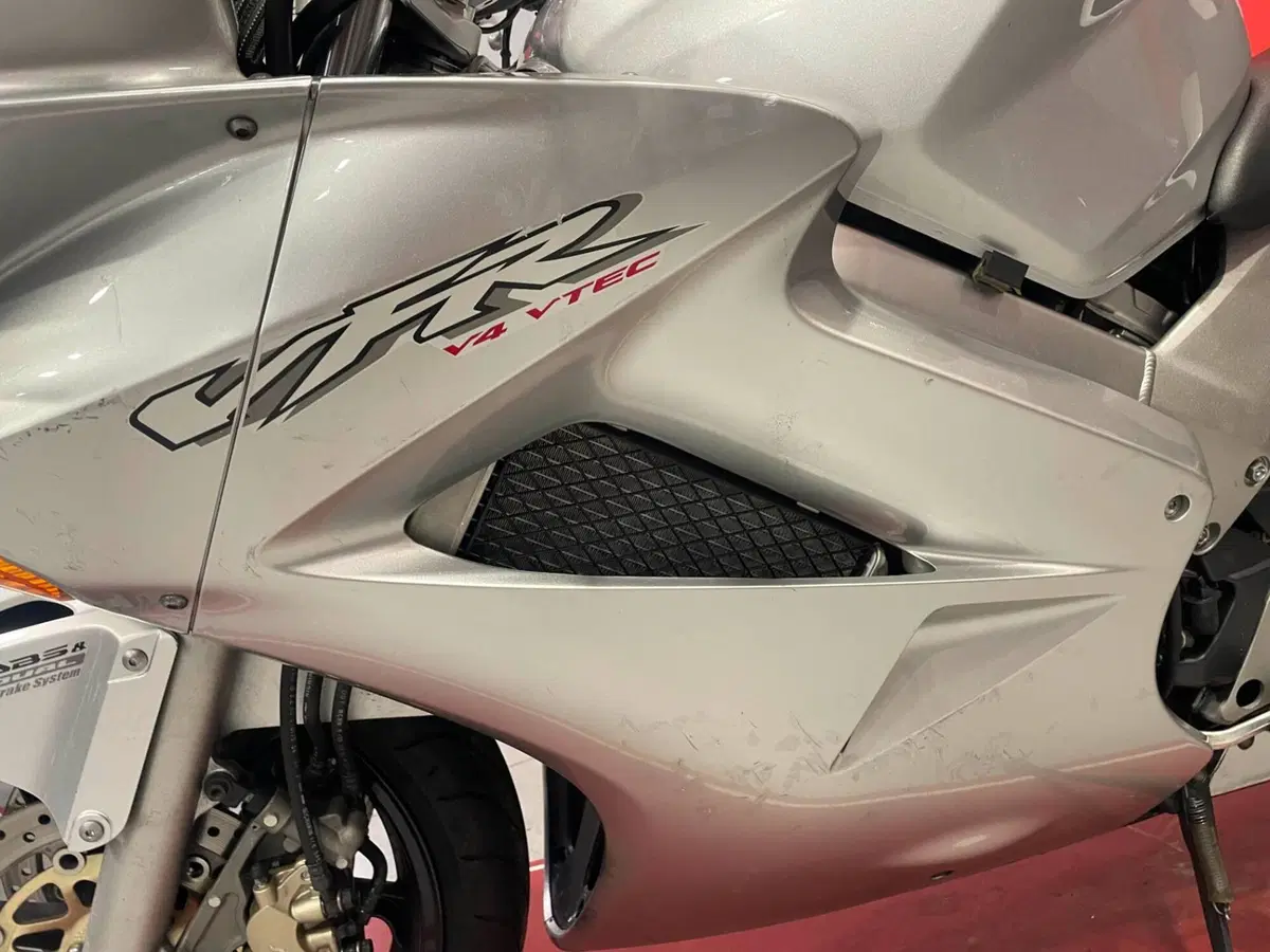 Honda VFR 800 ABS (2002 - 06) (3)