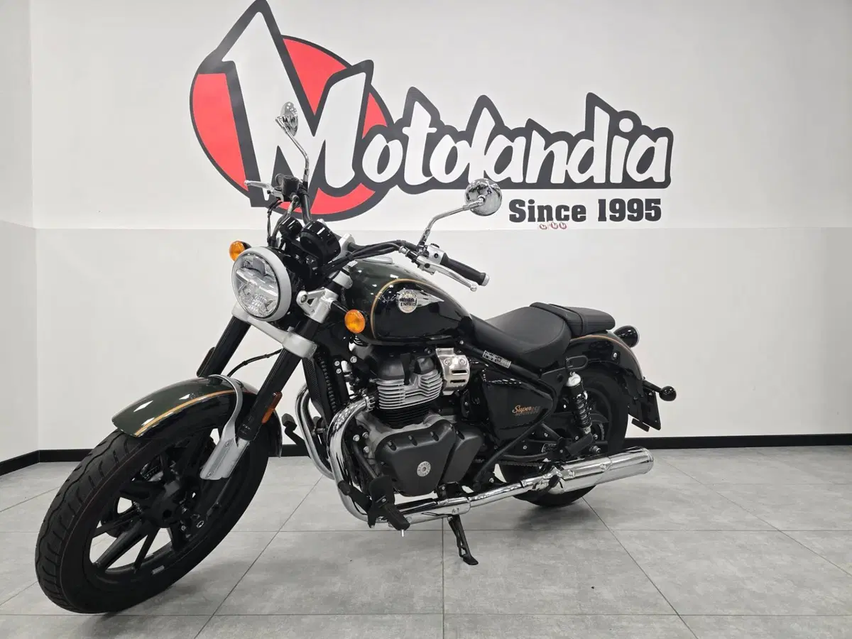 Royal Enfield Super Meteor 650 (2023 - 26) (3)