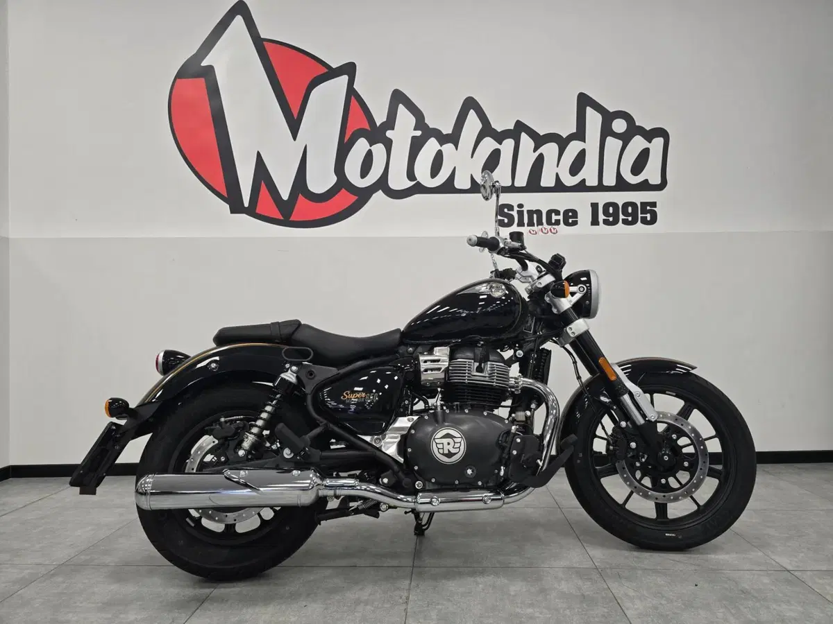 Royal Enfield Super Meteor 650 (2023 - 26) (4)
