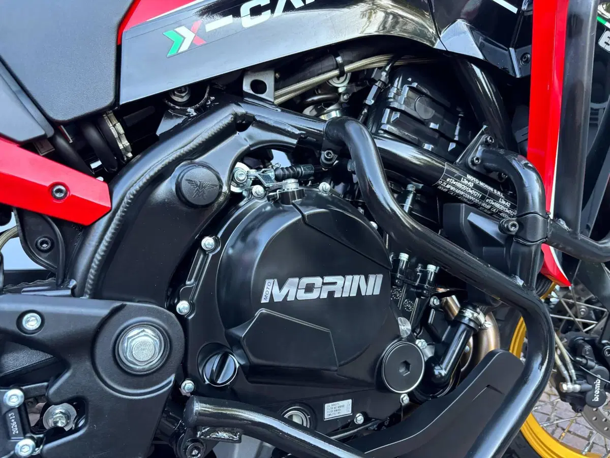Moto Morini X-Cape 650 Gold Wheels Edition (2022 - 26) (3)