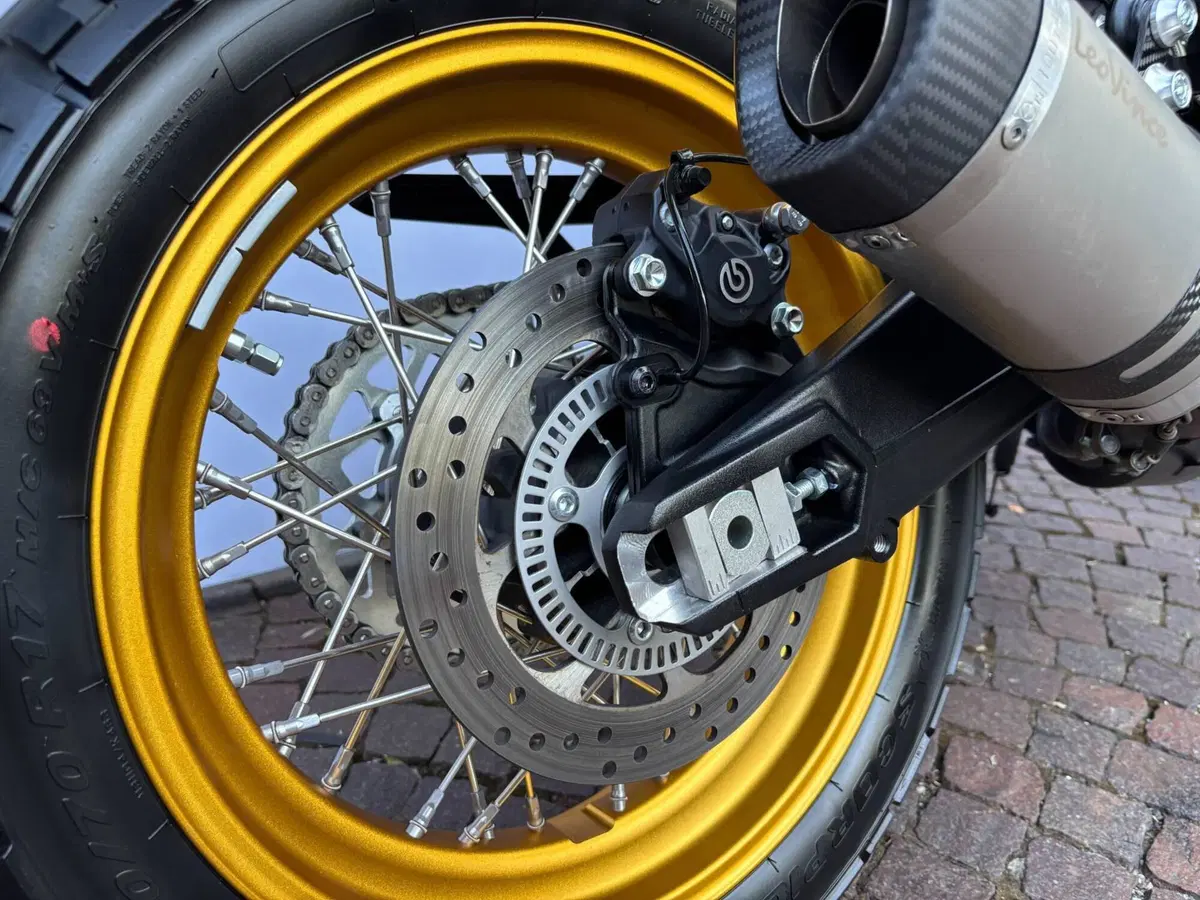 Moto Morini X-Cape 650 Gold Wheels Edition (2022 - 26) (4)