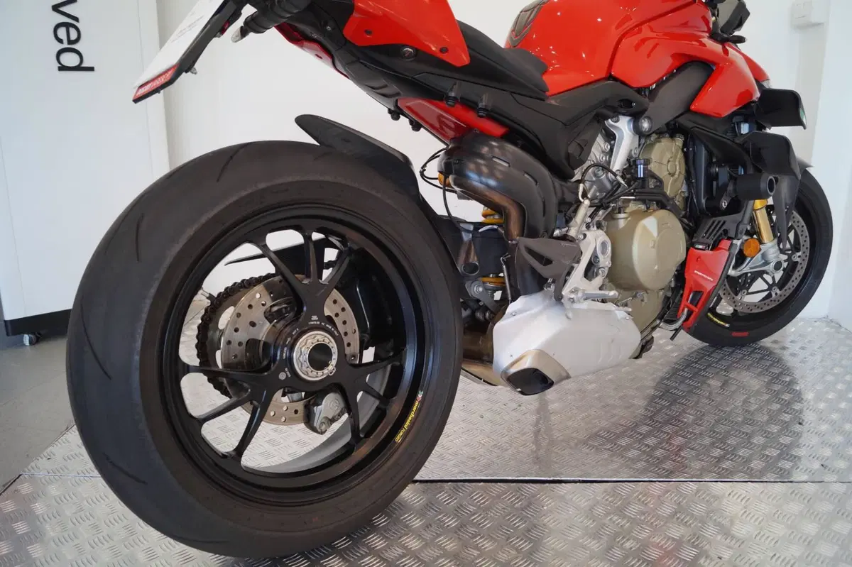 Ducati Streetfighter V4 1100 S (2020) (11)