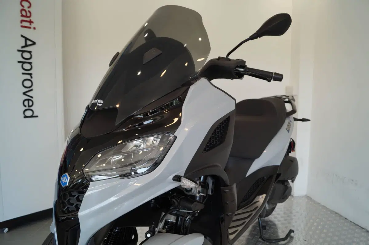 Piaggio MP3 310 Sport (2025 - 26) (5)