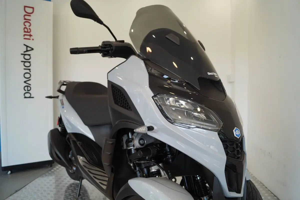 Piaggio MP3 310 Sport (2025 - 26) (6)