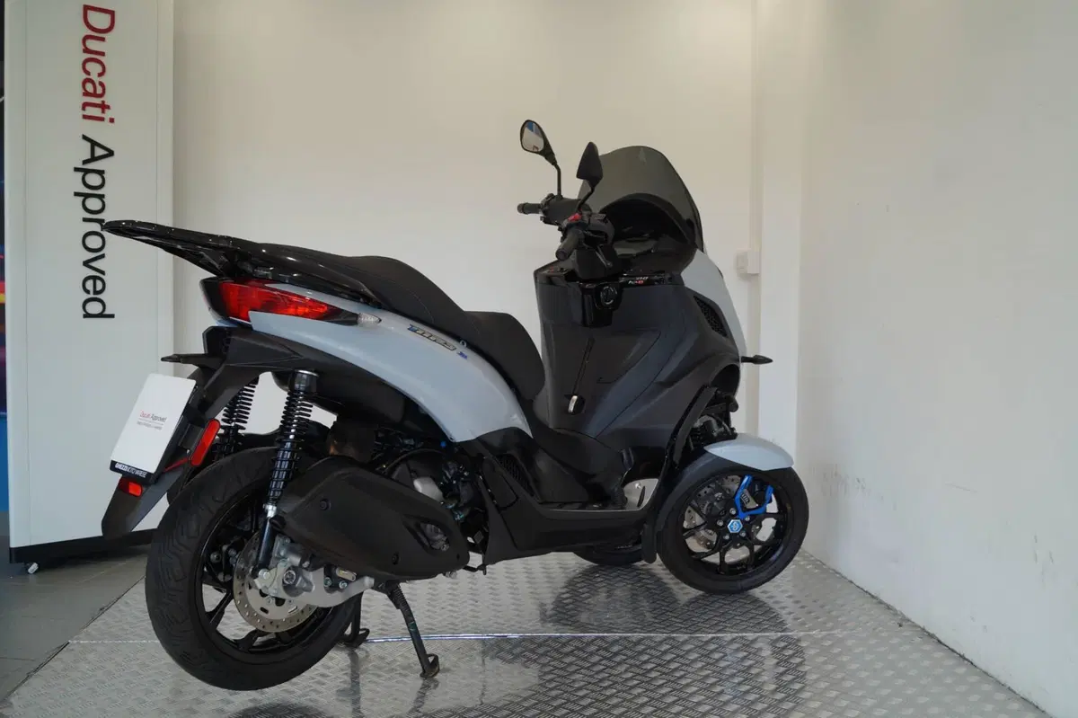 Piaggio MP3 310 Sport (2025 - 26) (4)