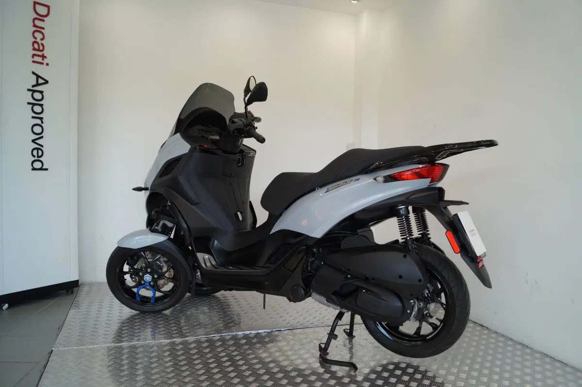 Piaggio MP3 310 Sport (2025 - 26) (3)