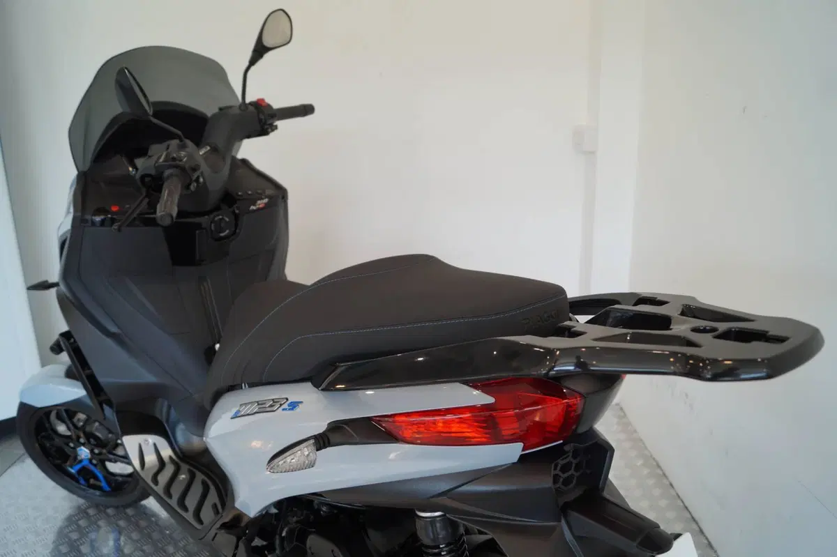 Piaggio MP3 310 Sport (2025 - 26) (11)