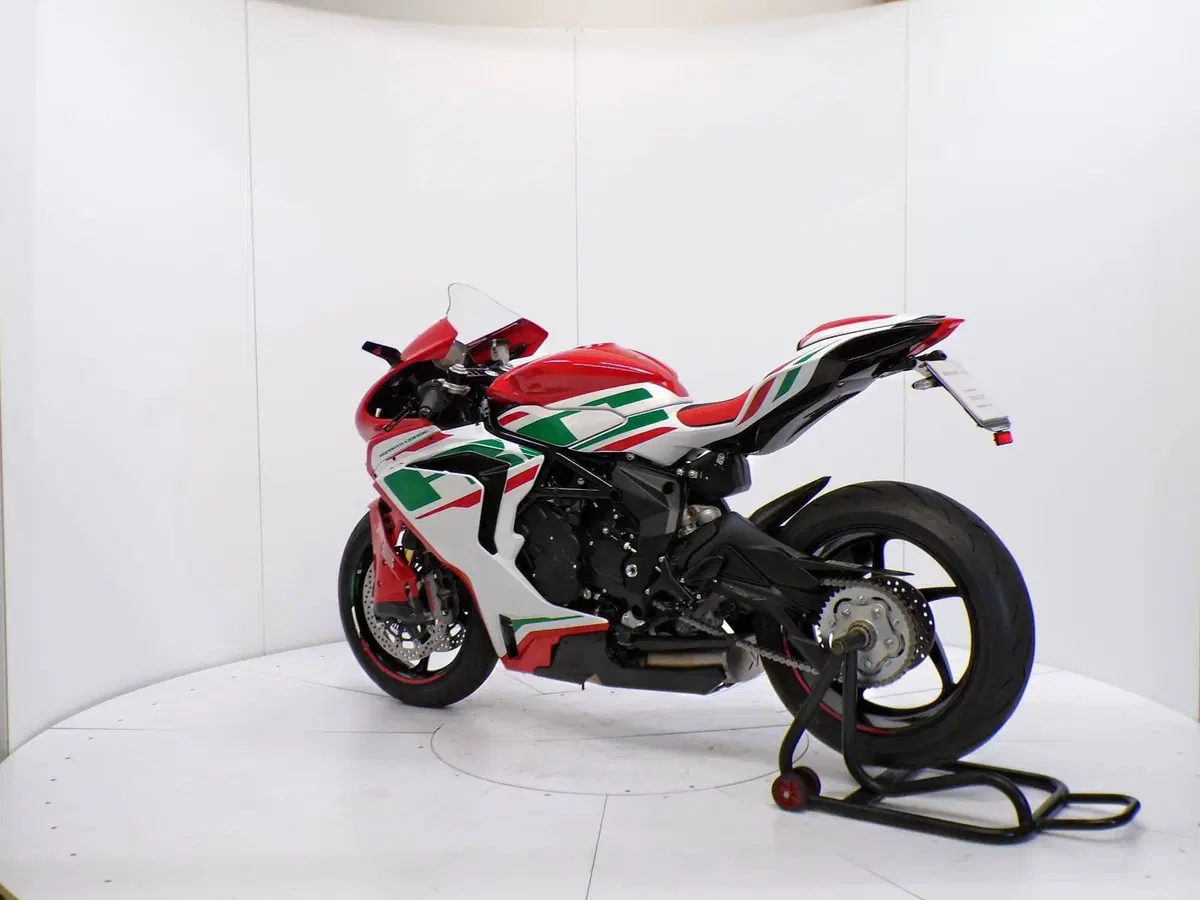 MV Agusta F3 800 RC (2022 - 25) (5)
