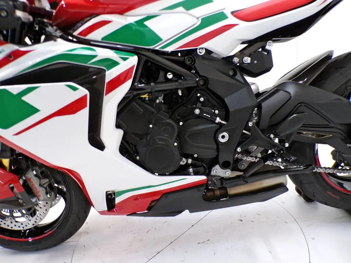 MV Agusta F3 800 RC (2022 - 25) (9)