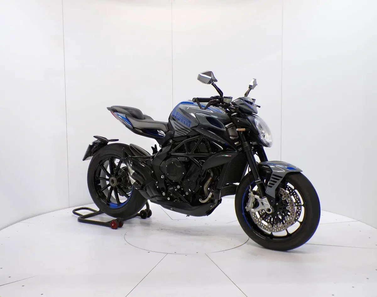 MV Agusta Dragster 800 RR Pirelli (2019) (2)