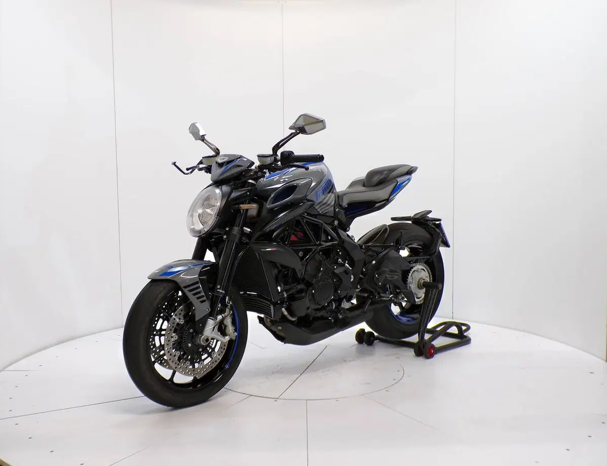 MV Agusta Dragster 800 RR Pirelli (2019) (3)