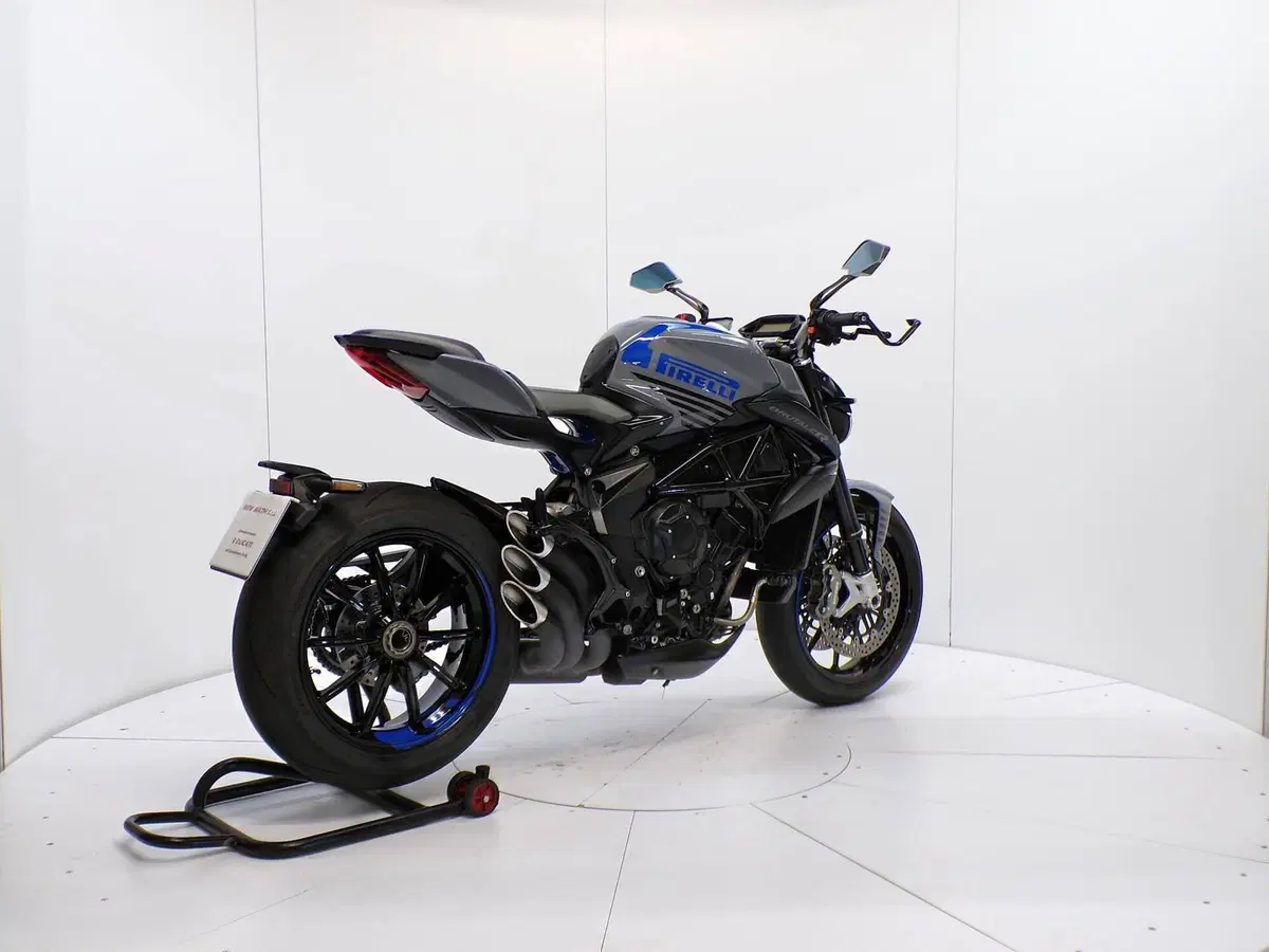 MV Agusta Dragster 800 RR Pirelli (2019) (6)