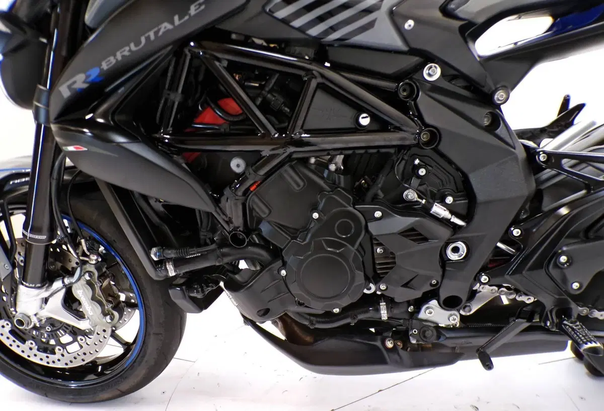 MV Agusta Dragster 800 RR Pirelli (2019) (9)