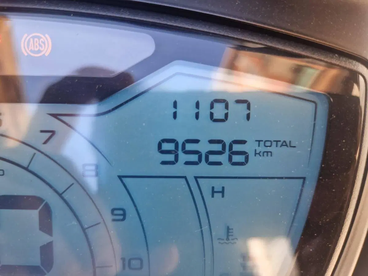 Piaggio Medley 150 S ABS (2021 - 25) (4)