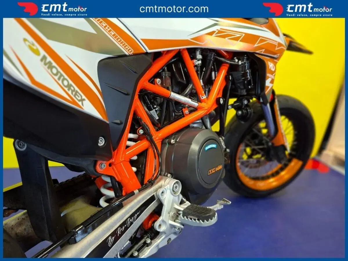 KTM 690 SMC R (2019 - 20) (11)