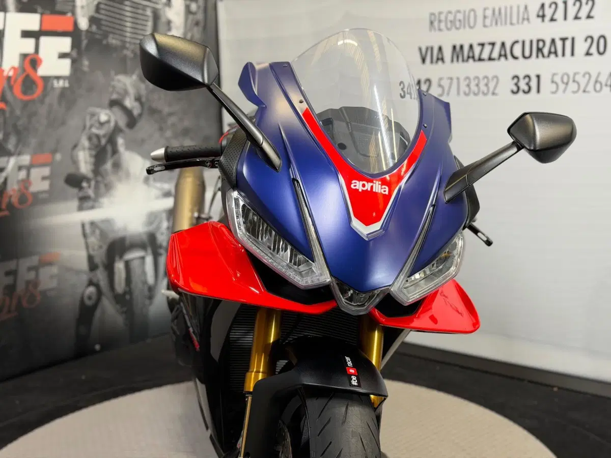Aprilia RSV4 1100 Factory (2021 - 24) (9)