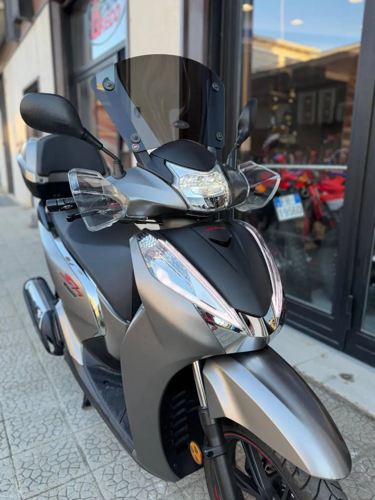 Honda SH 300 i Sport ABS (2018 - 20) (4)
