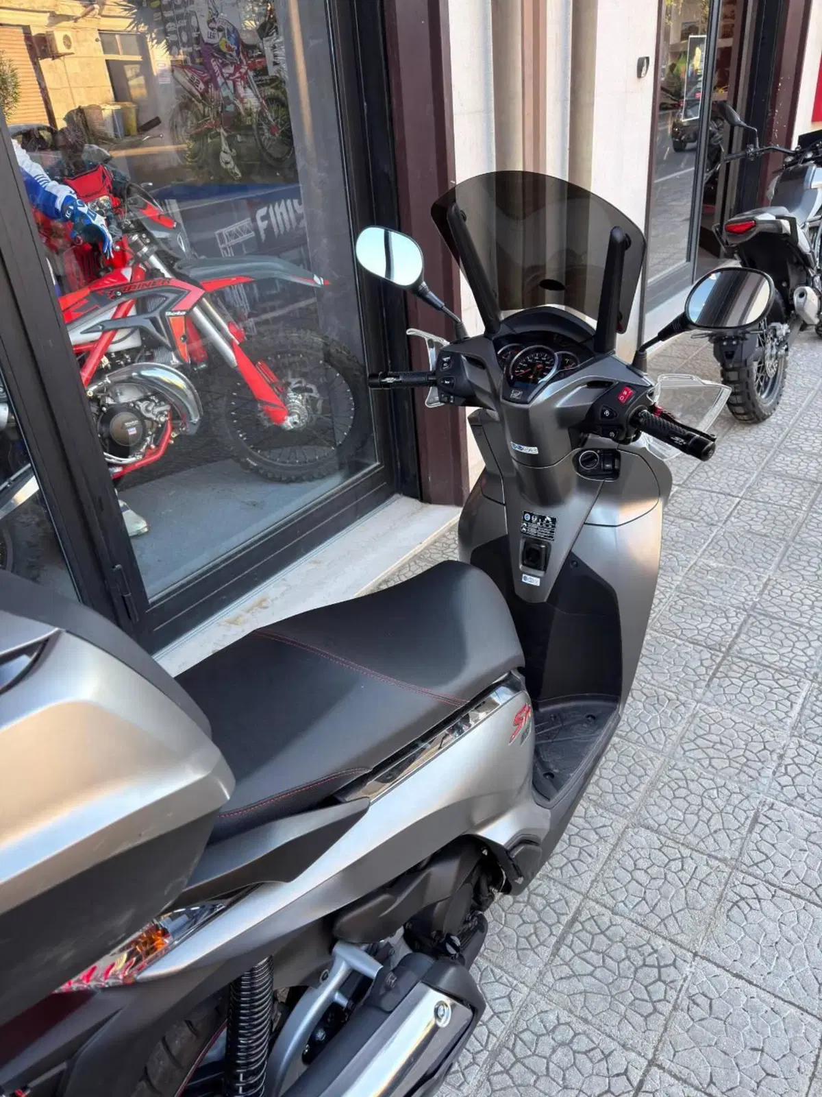 Honda SH 300 i Sport ABS (2018 - 20) (6)