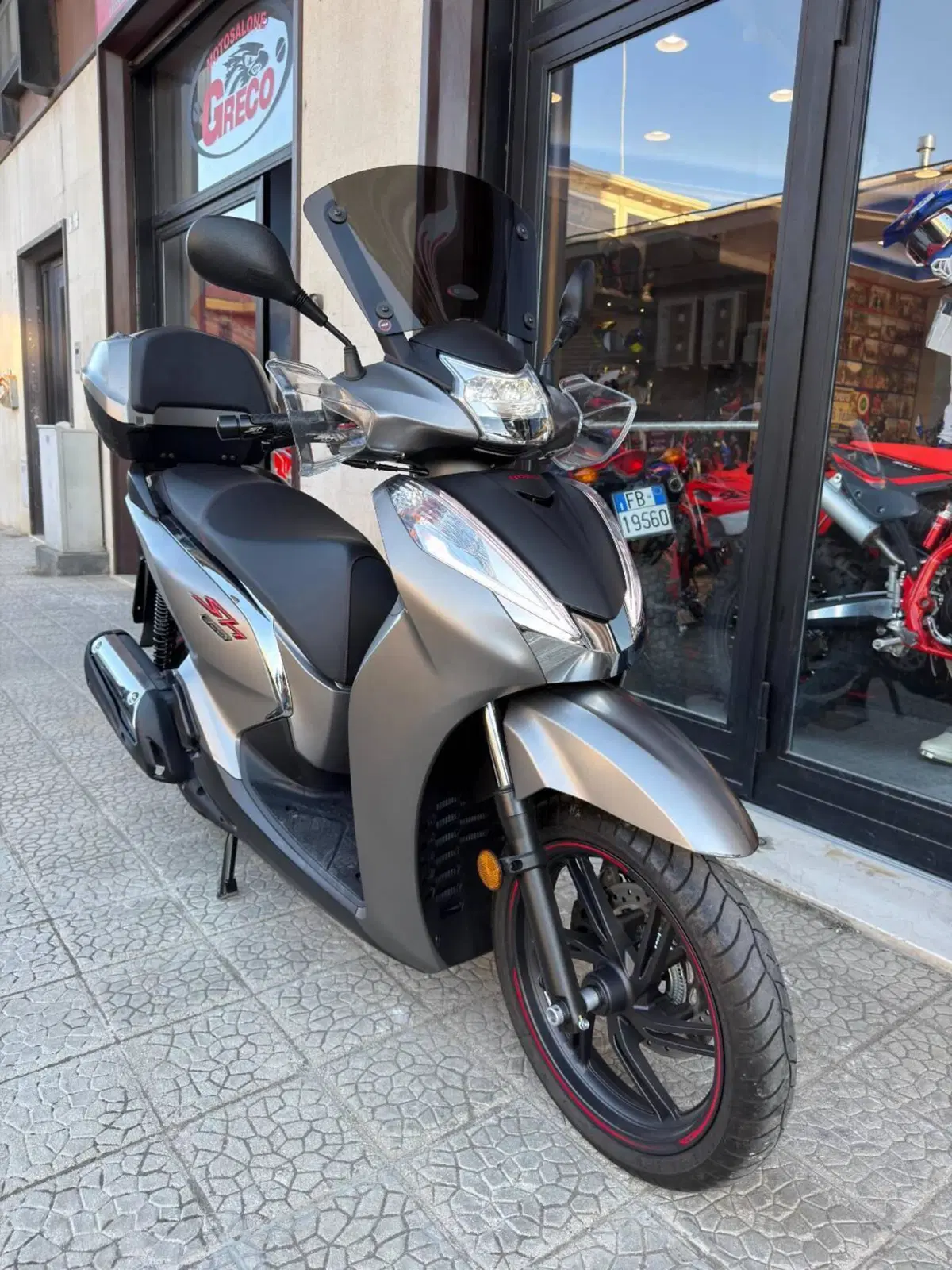 Honda SH 300 i Sport ABS (2018 - 20) (2)