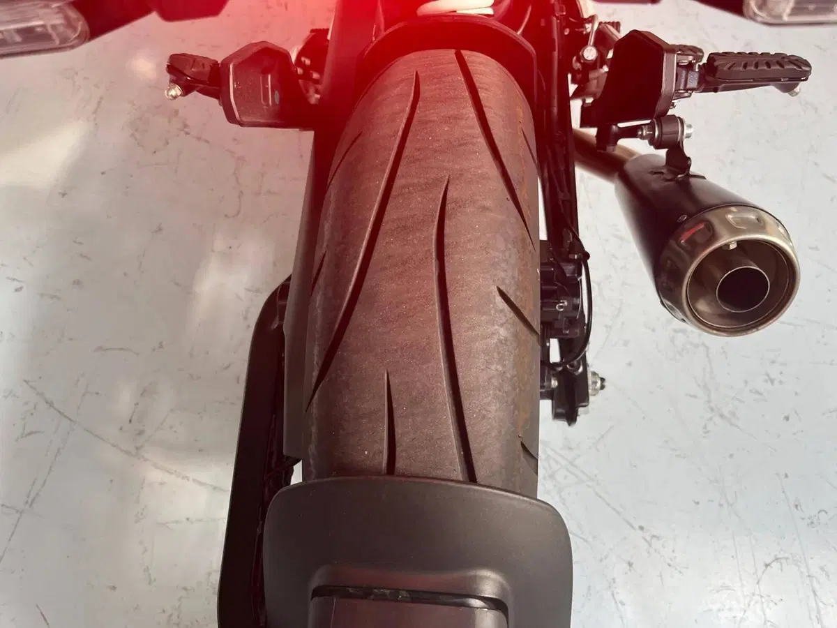 Husqvarna Svartpilen 401 (2021 - 23) (14)