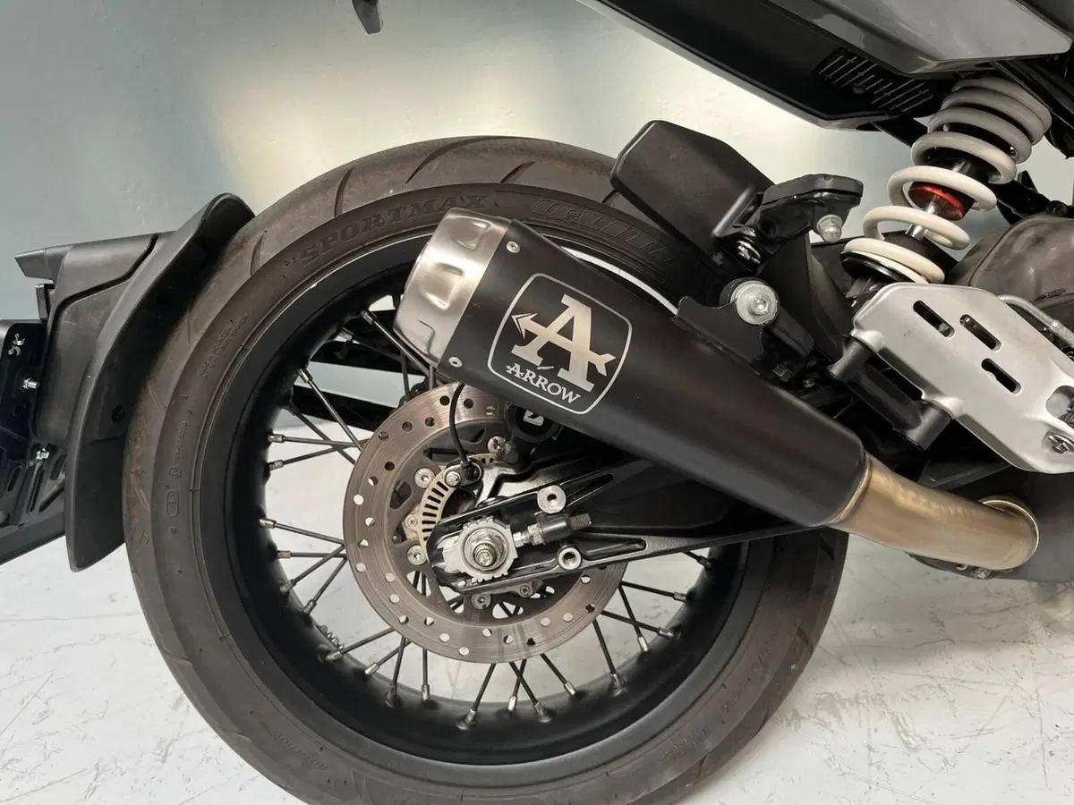 Husqvarna Svartpilen 401 (2021 - 23) (15)