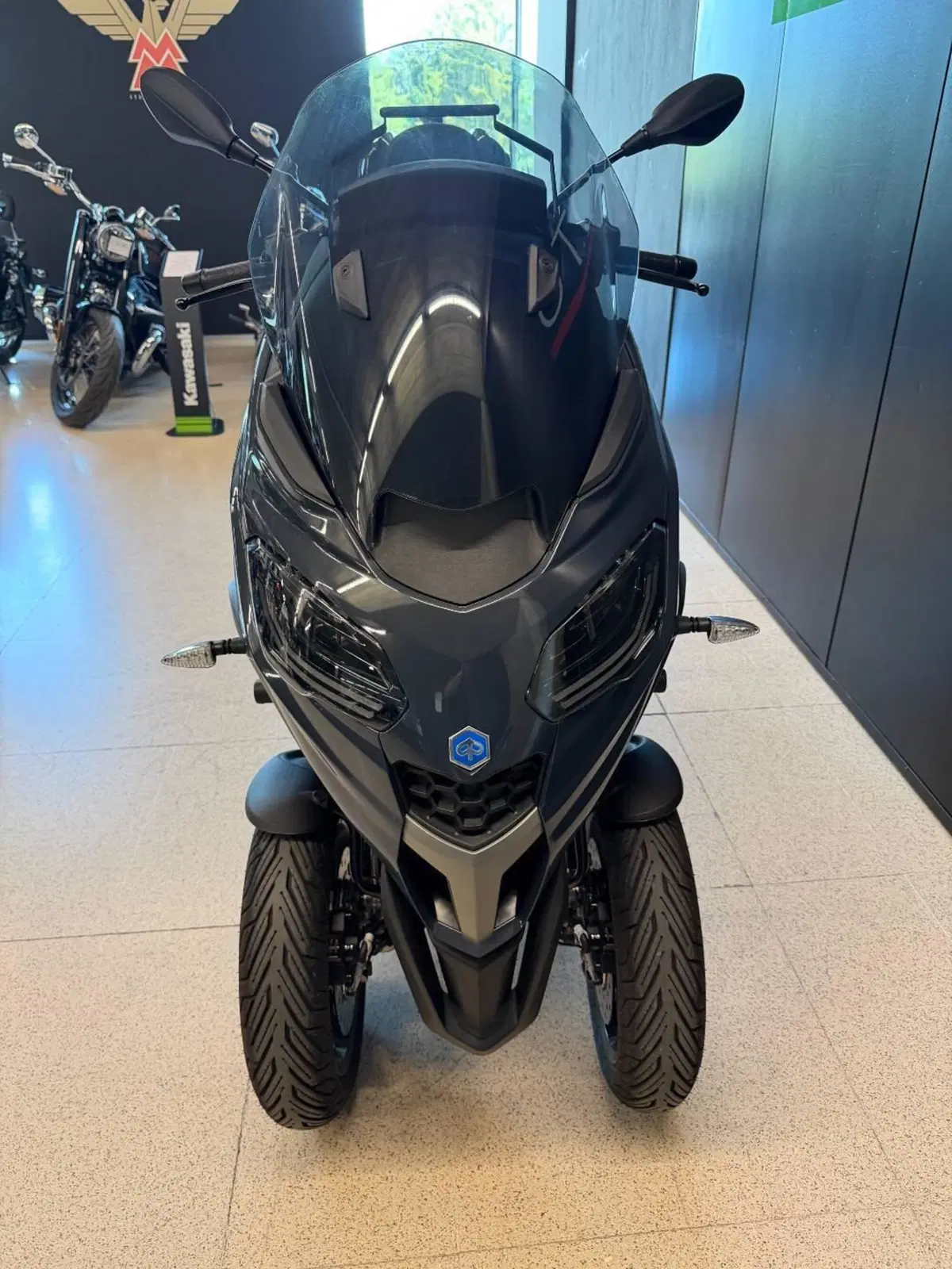 Piaggio MP3 310 (2025 - 26) (2)