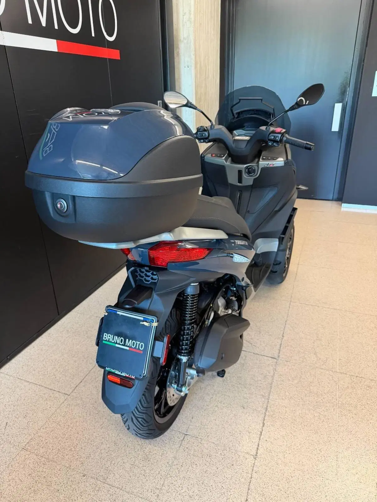 Piaggio MP3 310 (2025 - 26) (4)