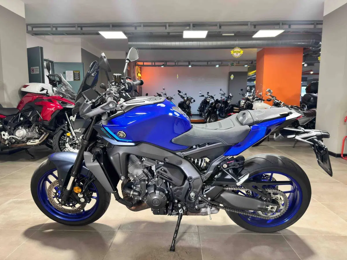 Yamaha MT-09 Y-AMT (2024 - 26) (4)