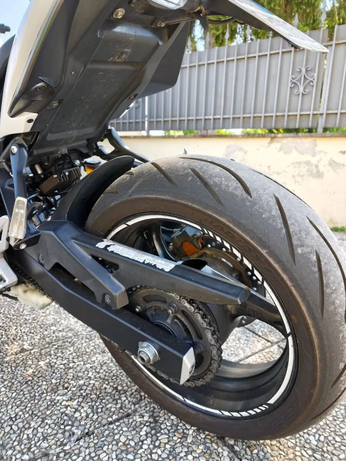 Suzuki GSR 750 (2010 - 15) (7)