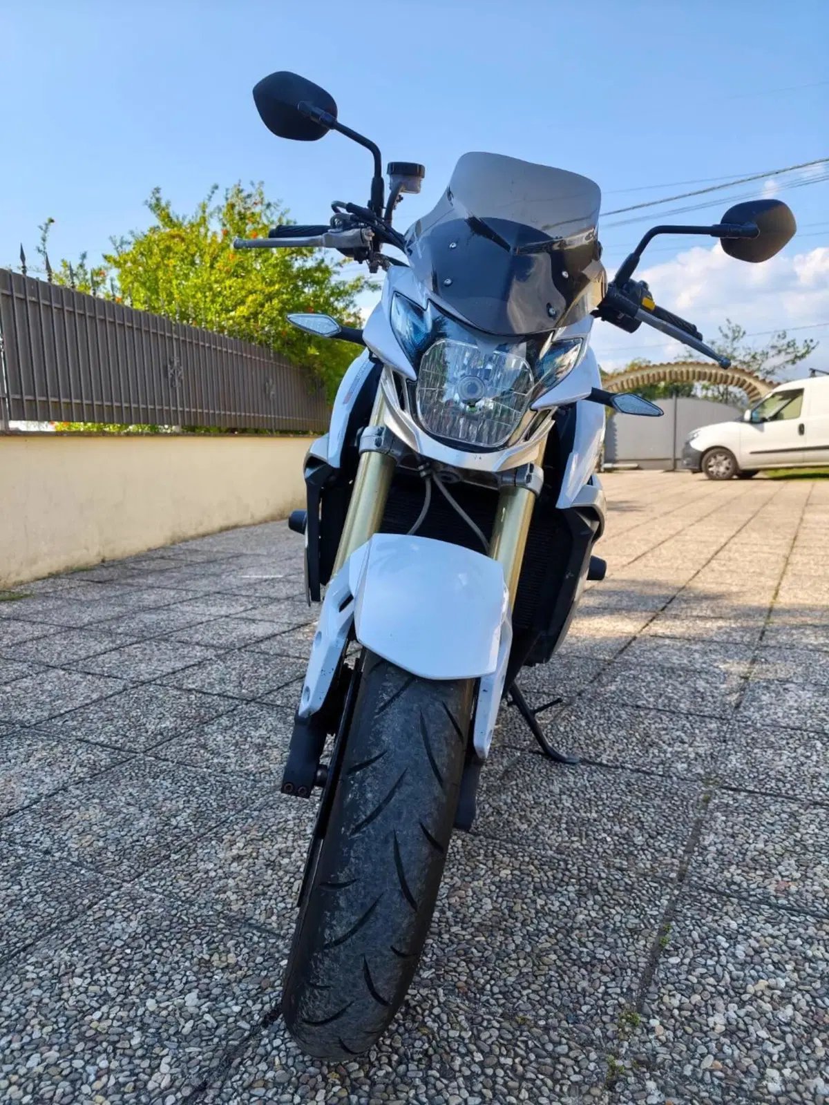 Suzuki GSR 750 (2010 - 15) (11)