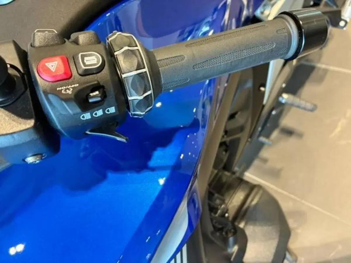 Bmw R 1300 R (2026) (2)