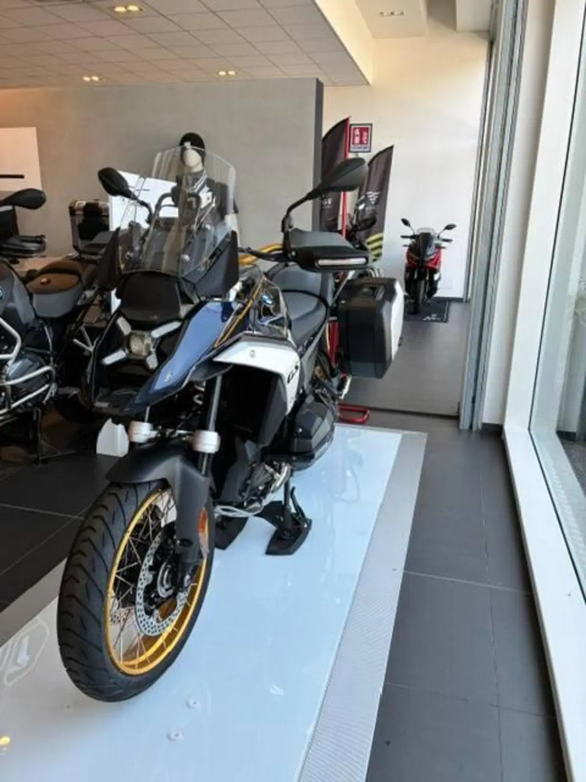 Bmw R 1300 GS (2023 - 26) (2)