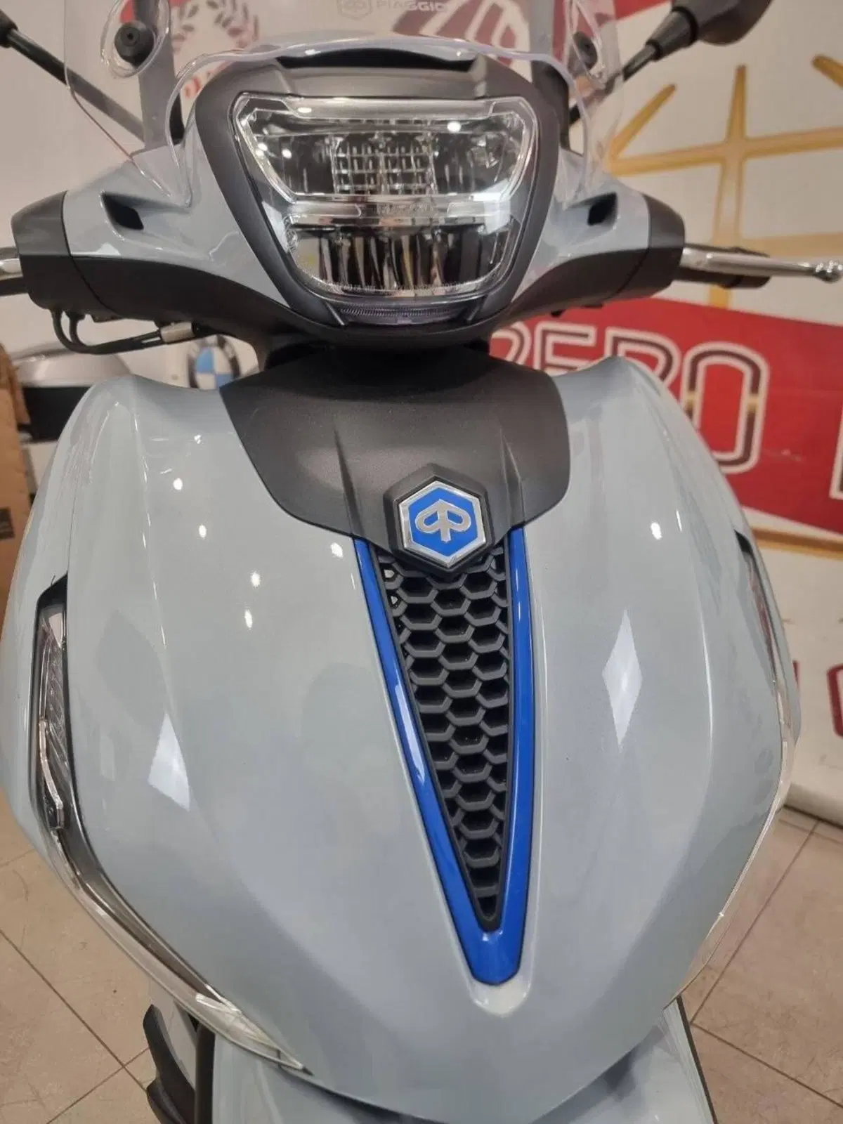 Piaggio Beverly 400 (2025 - 26) (4)