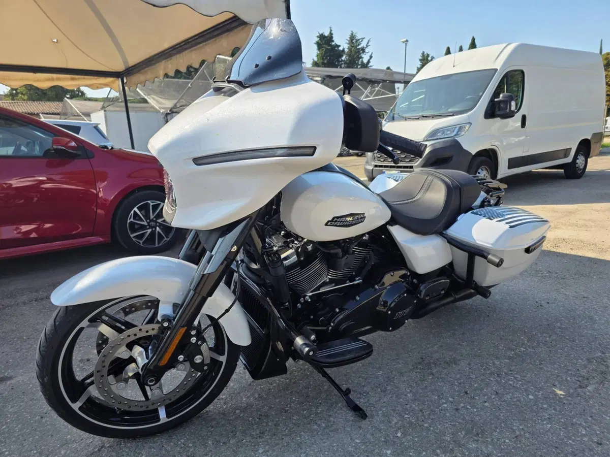 Harley-Davidson Street Glide (2024 - 26) (2)