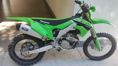 Kawasaki KX450F (2023) usata